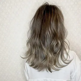 セミロング カラー 松本 千夏のヘアスタイル