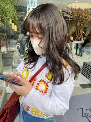 ロング カラー パーマ ヘアアレンジ メンズ キッズ ネイル マツエク・マツパ mana 暖色カラーカットのヘアスタイル
