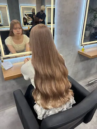 ロング カラー パーマ ヘアアレンジ 透明感ブリーチカラー 🌈TOMOHIROのヘアスタイル