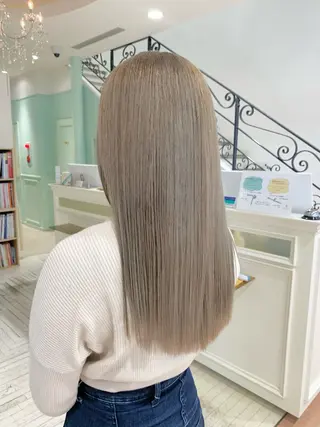 ミディアム カラー 🫧艶ダブルカラー ブリーチ🫧トモヤのヘアスタイル