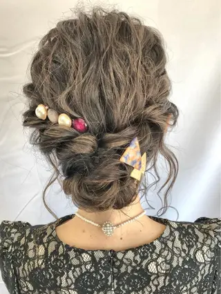 ミディアム ヘアアレンジ TAKAHASHI LEAPSのヘアスタイル
