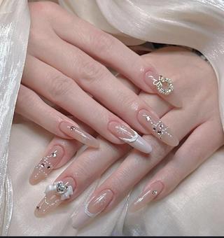 ネイル エリ🫧 nail池袋東口のネイルデザイン