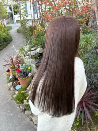 ロング カラー 柳内 まゆのヘアスタイル