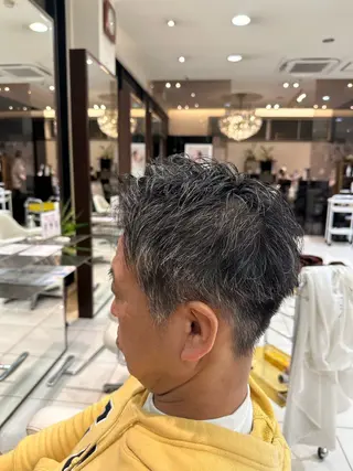 ショート メンズ 岡崎 秀星のヘアスタイル