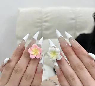 ネイル VV  Nail salonのネイルデザイン