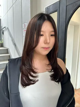 セミロング カラー 安丸 結夏のヘアスタイル