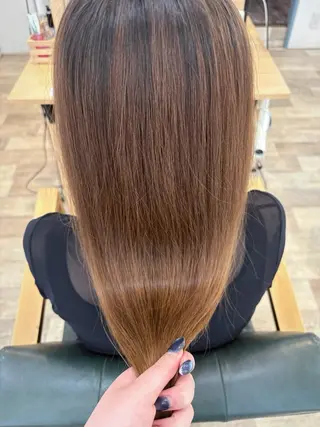 うる艶カラー/美髪 折戸光希のヘアスタイル