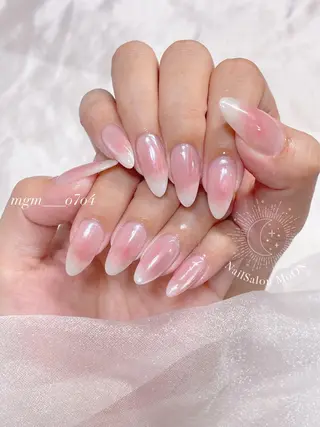 MoON...❤︎ MeGuのネイルデザイン