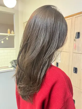セミロング カラー 奥田 彩乃🧸🩵のヘアスタイル