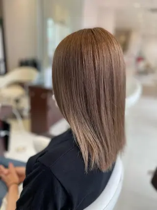 セミロング カラー 絹川 琴美のヘアスタイル