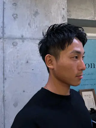 メンズ rina韓国レイヤー ハッシュカットのヘアスタイル