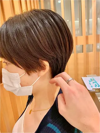 ショート ARMONY秋山輝也 コテ巻き風パーマ特化のヘアスタイル