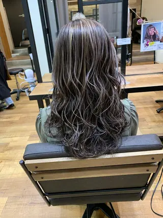 ロング カラー 天野 開のヘアスタイル