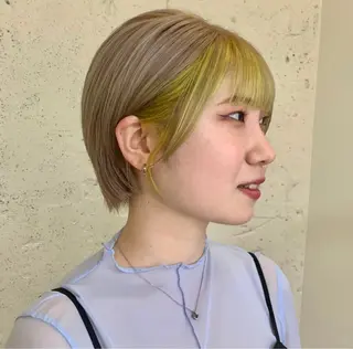 ショート ハイトーン🤍 古江 実夢のヘアスタイル
