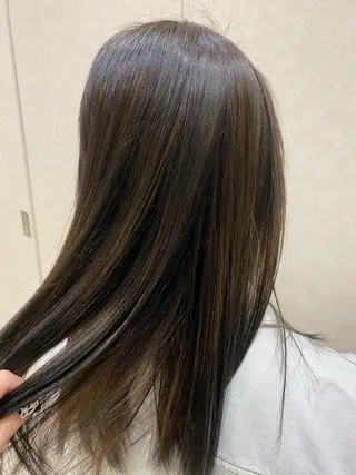 セミロング 小倉 沙織のヘアスタイル