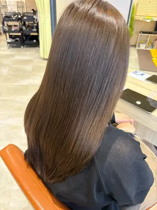 セミロング タナサワ ナツミのヘアスタイル