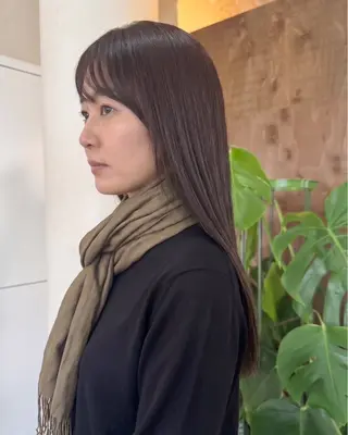 セミロング カラー 桃木 杏奈のヘアスタイル