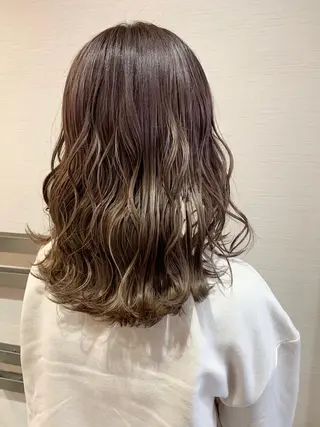 ミディアム カラー 蓮見友里 PiSTA／portのヘアスタイル
