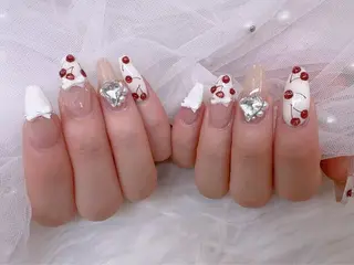 ネイル UMI ネイルサロン新宿🎀のネイルデザイン