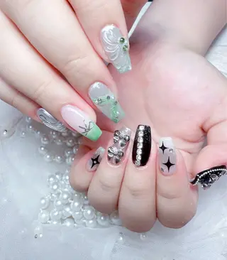 ネイル 🎀M nails✨ ビューティーのネイルデザイン
