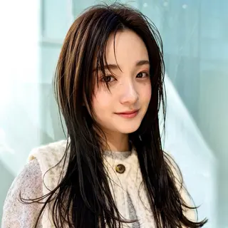 ロング YUJIN ツイスパ波巻き🔥のヘアスタイル
