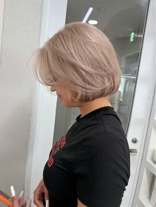 ショート ハイトーンボブ Mizuki.のヘアスタイル