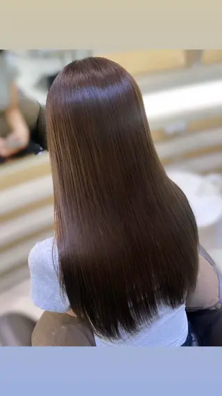 ロング ハイトーン/ デザインカラー/カナのヘアスタイル