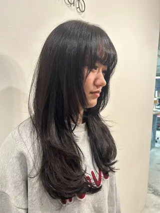 ロング 京谷 宥のヘアスタイル
