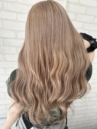 ロング 村上 綾音のヘアスタイル