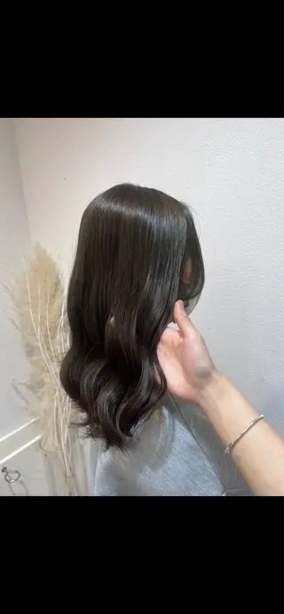 カラー NEIRO/ベージュ /グレージュのヘアスタイル