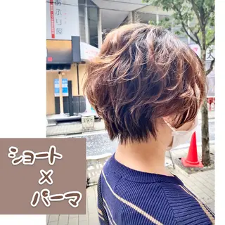 ショート パーマ 似合う髪型見つけます AYAKAのヘアスタイル