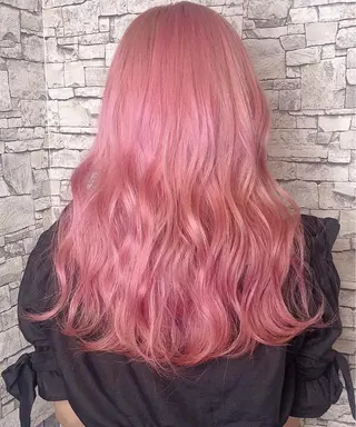 ロング 🪄🫧ハイトーン/ 乙津茜🐰L'wisのヘアスタイル