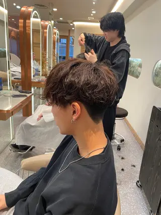パーマ メンズ 穴吹 涼のヘアスタイル