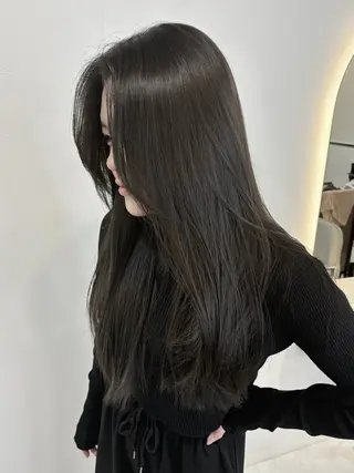 ロング 艶/髪質改善/ 透明感/comomoのヘアスタイル