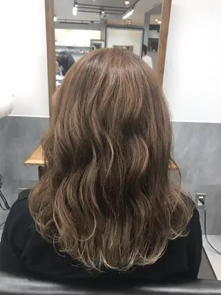 セミロング 🌕透明感カラー @ENTER大名のヘアスタイル