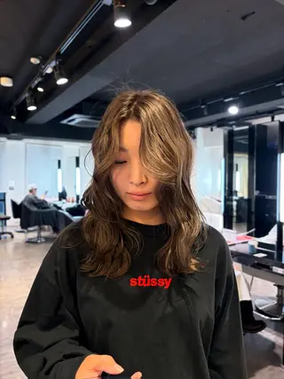 ミディアム カラー 中川 蓮のヘアスタイル