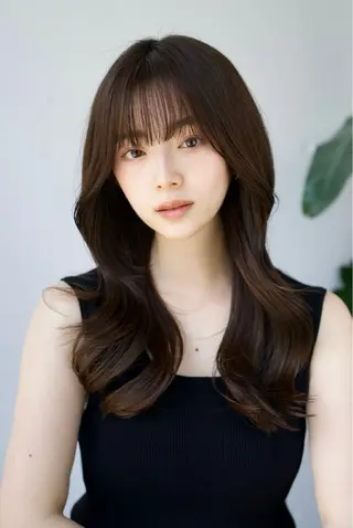 ロング まとまるレイヤー カット/透明感カラーのヘアスタイル