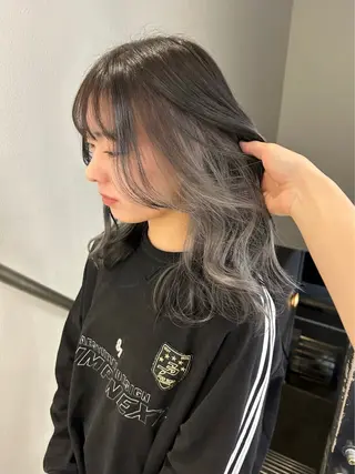 セミロング カラー 💜Noa /艶髪ハイトーン💫のヘアスタイル