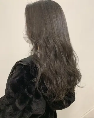 ミディアム カラー レイヤーカット 西村あきやのヘアスタイル