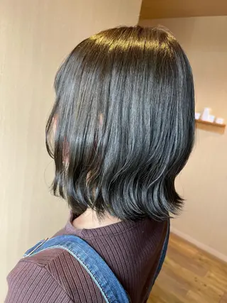ショート カラー 三上 由貴のヘアスタイル
