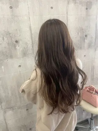 ロング カラー 藤田 麗安のヘアスタイル