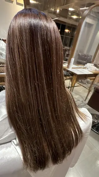 カラー ひがし はるなのヘアスタイル