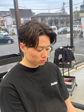 ショート パーマ メンズ 宮下 遼太のヘアスタイル