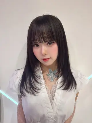 ミディアム 🩵yuki/栄駅/ レイヤー／ハイトーンのヘアスタイル