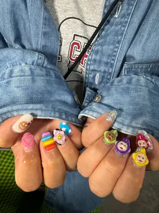 ネイル LAVISH 大和店 🤱子連れ大歓迎のネイルデザイン