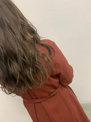 ロング カラー 石井 静のヘアスタイル