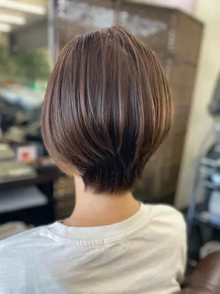 ショート カラー 沢田 瞳のヘアスタイル