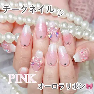 ネイル Queenie 🦋のネイルデザイン