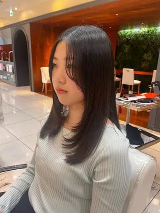 ロング The B/ オガワラナのヘアスタイル