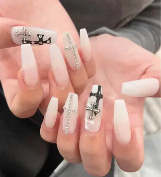 ネイル Nail salon Rhonaのネイルデザイン